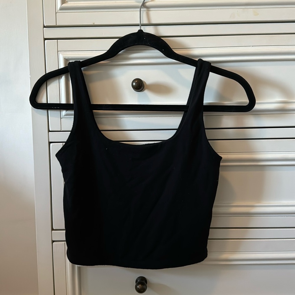 Gap- Cropped Tank Top